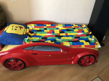 Продаю детскую кровать-машину от Мебелев