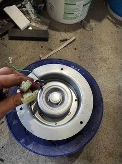 Крыльчатка в сборе с мотором от фанкойла