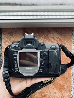 Зеркальный фотоаппарат Nikon D70S