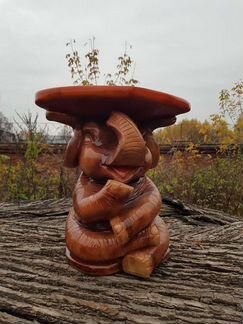 Подставка резная или стул