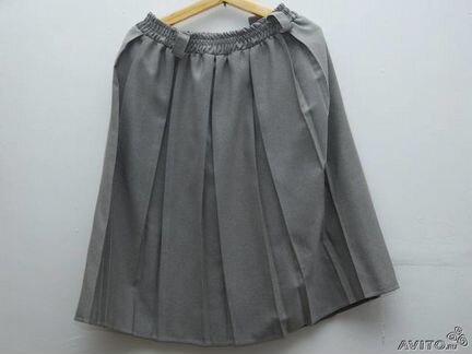 Женские серая и черная короткие юбки