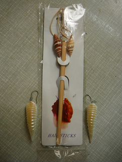Заколка и сережки из ракушек