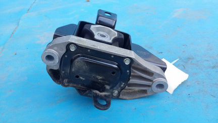 Опора двигателя левая Хендай Туксан 3 2.0