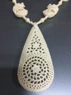 Костяные бусы