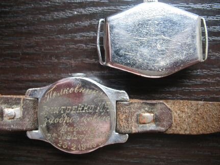 Старые механические часы Швейцария