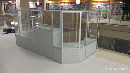 Пристенный торговый павильон