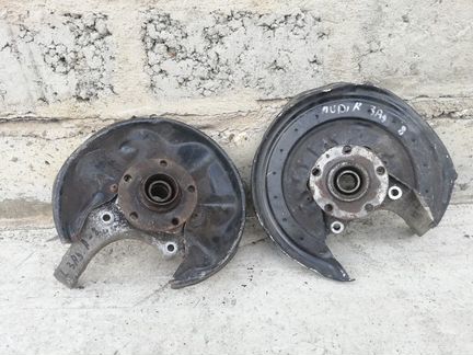 Кулак задний Audi A8 D3