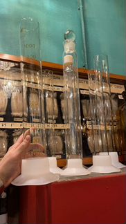 Лабораторная посуда, колбы