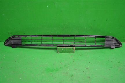 Решетка бампера передняя Toyota Rav4 CA40