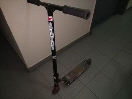 Продаётся трюковой самокат (Custom)