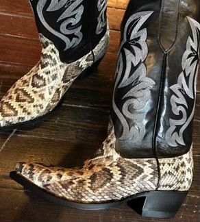Ковбойские сапоги из гремучей змеи