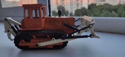 Модель трактора Т-2