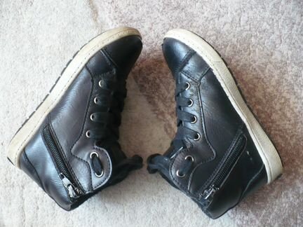 Демисезонные ботинки для мальчика 28р